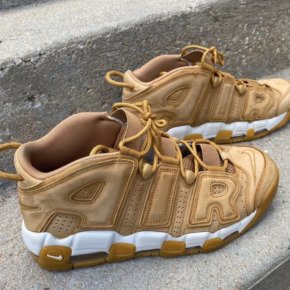 Nike shoes - Picture 1 of 4